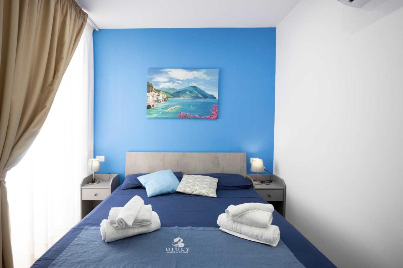 Giuly Suites & Rooms Napoli Esterno foto