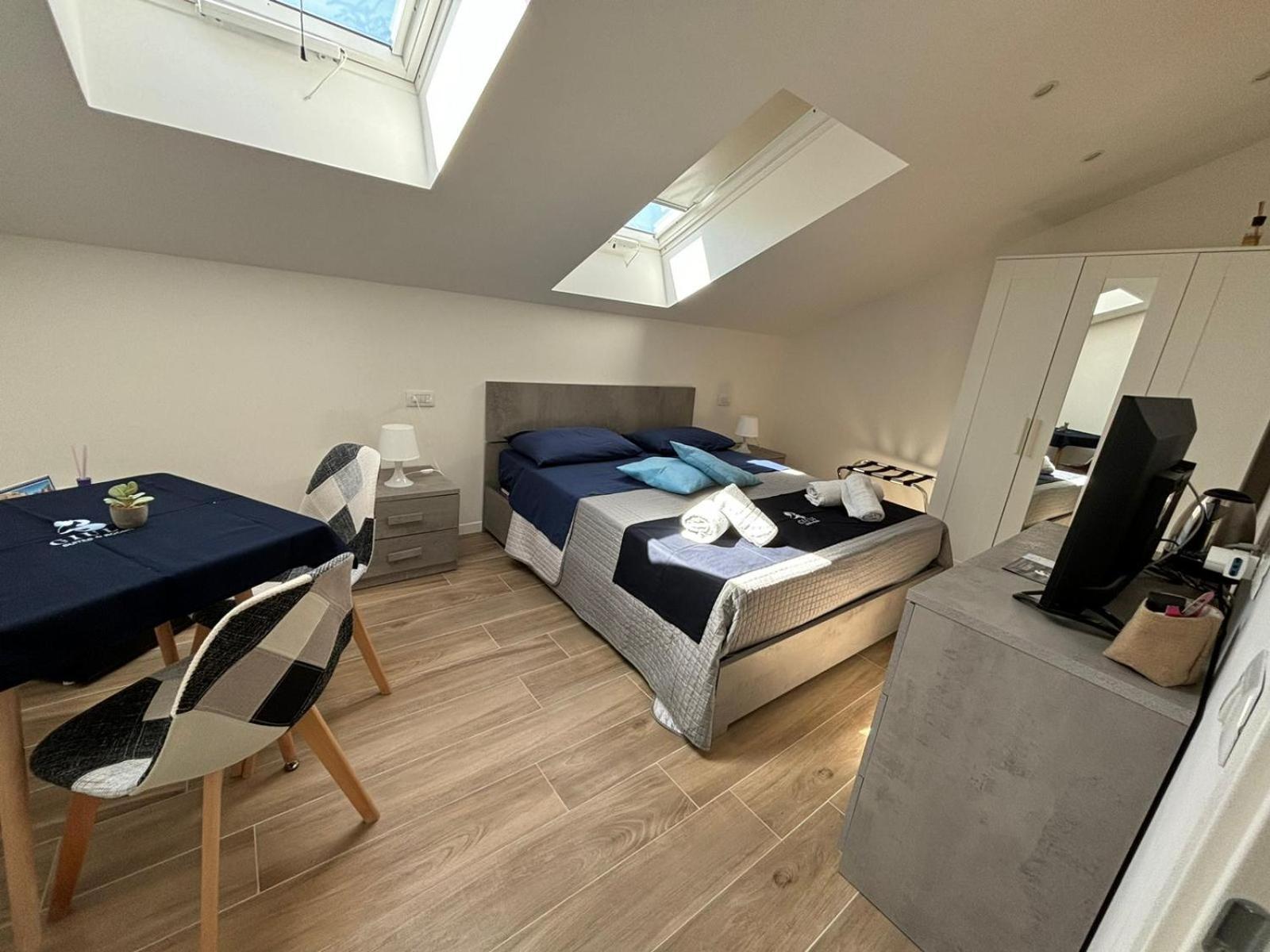 Giuly Suites & Rooms Napoli Esterno foto