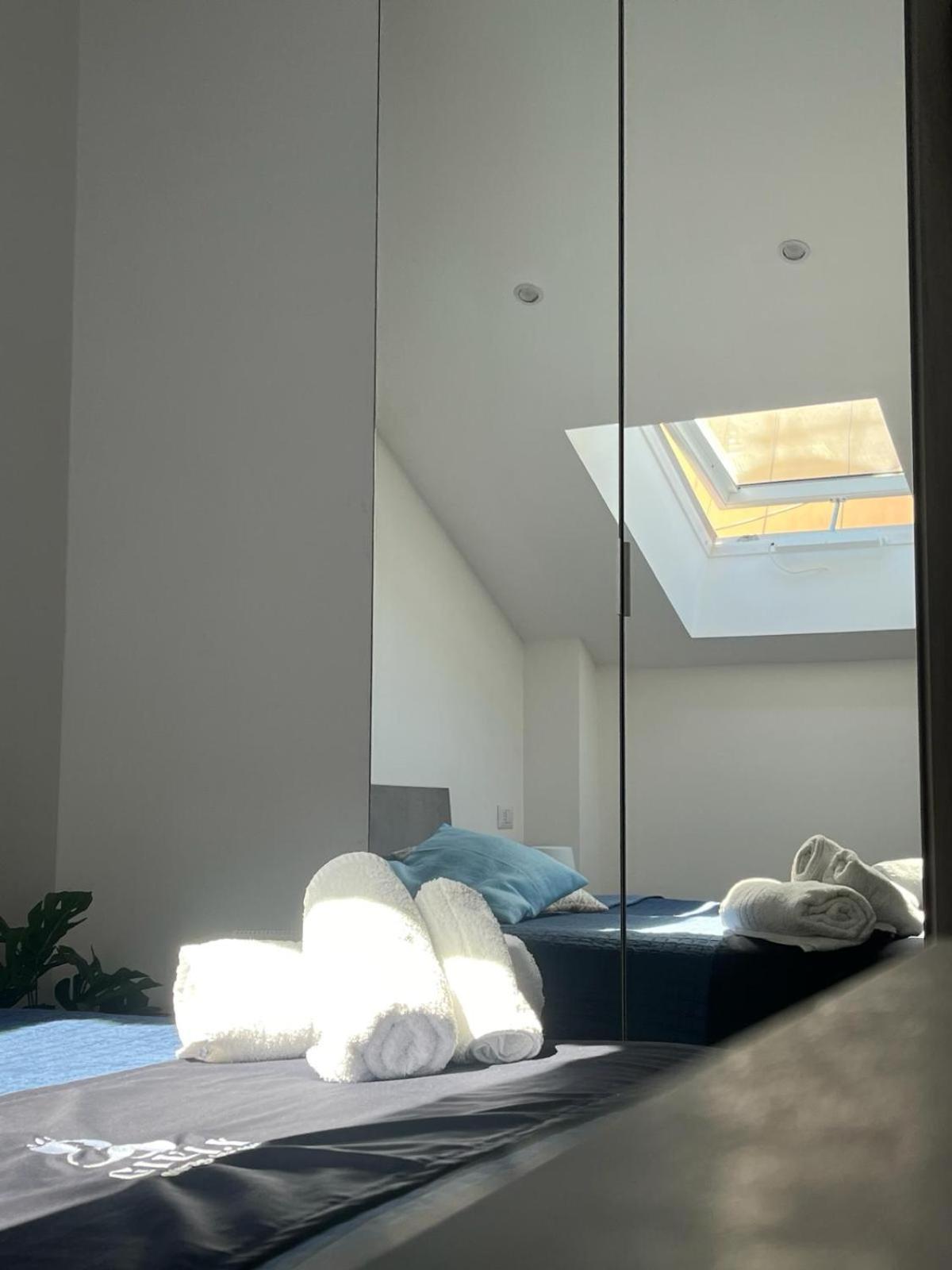 Giuly Suites & Rooms Napoli Esterno foto