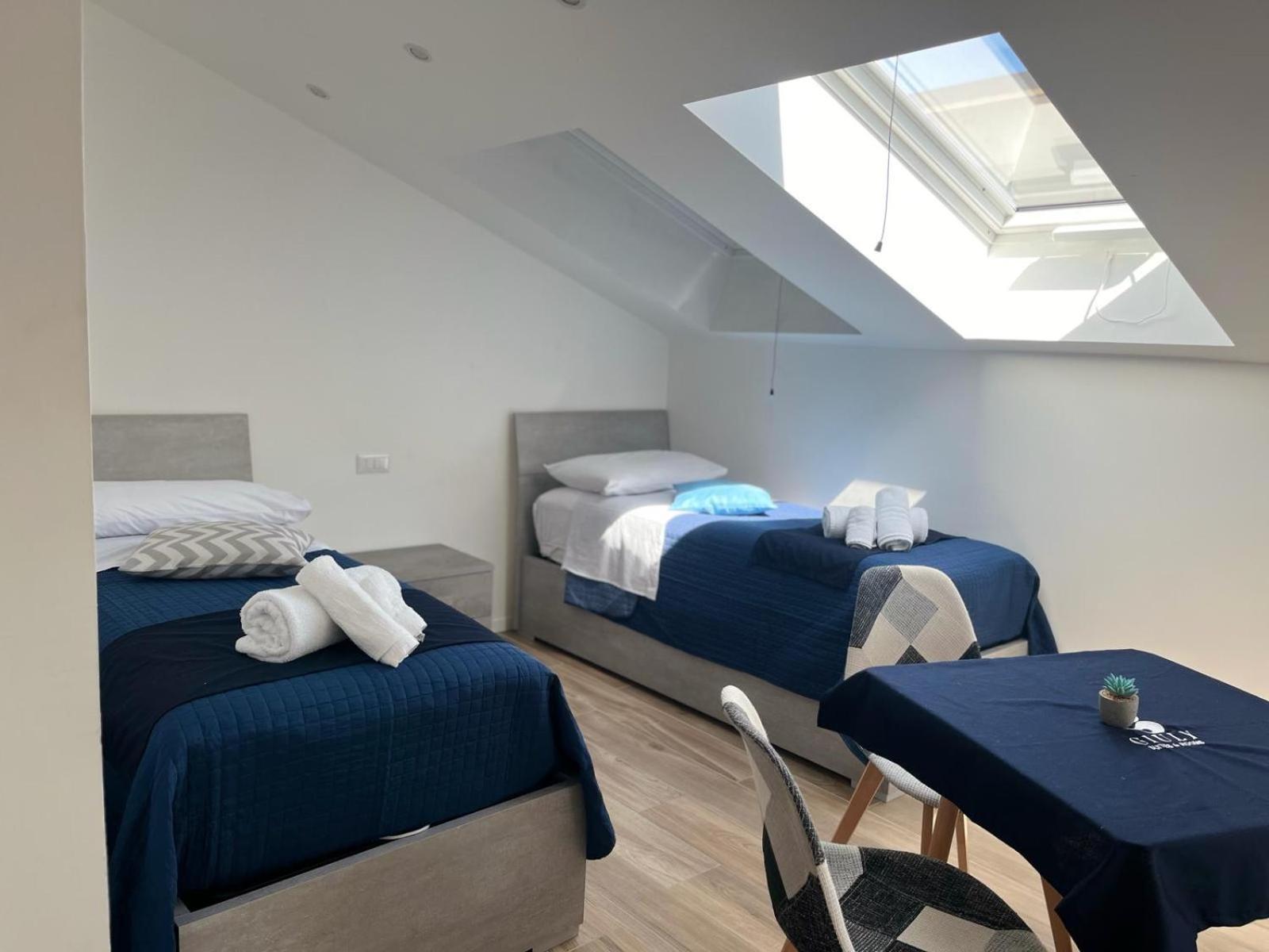 Giuly Suites & Rooms Napoli Esterno foto