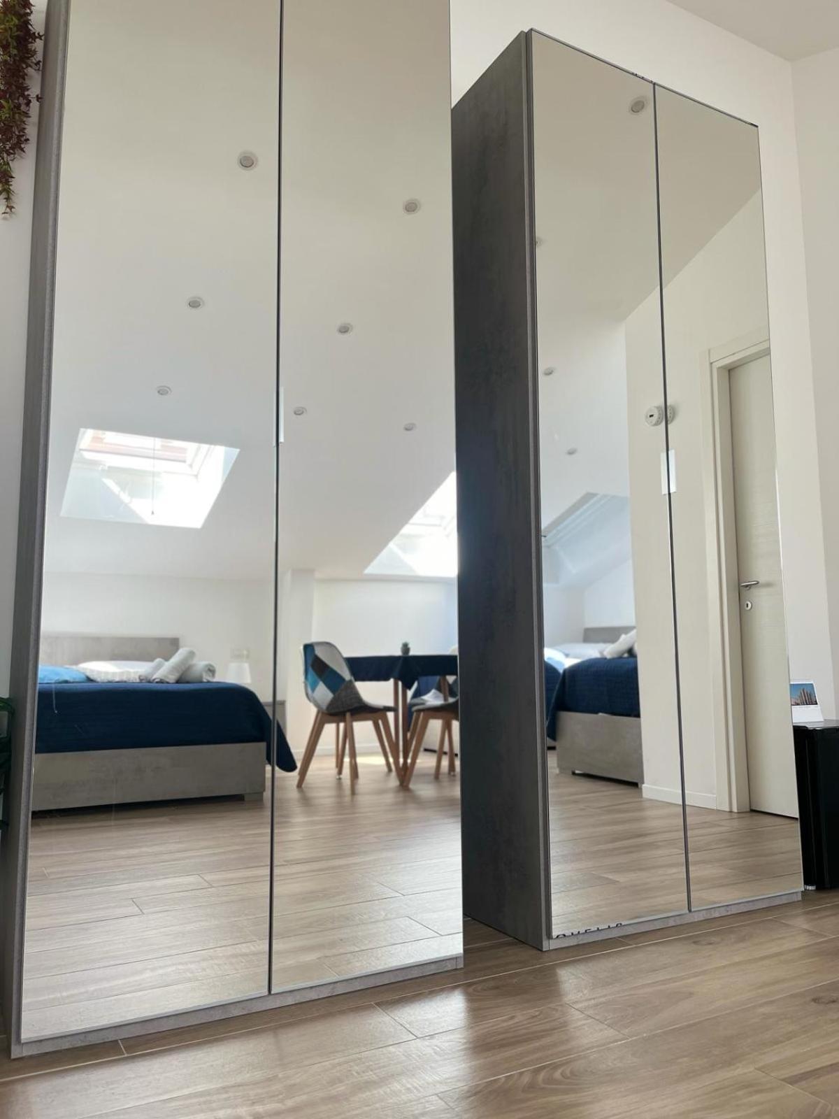 Giuly Suites & Rooms Napoli Esterno foto